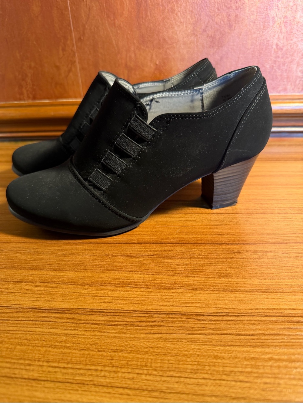 Cliffs White Mountain Boots Women 7.5W Arielle Ankle Booties Black Leather Heels